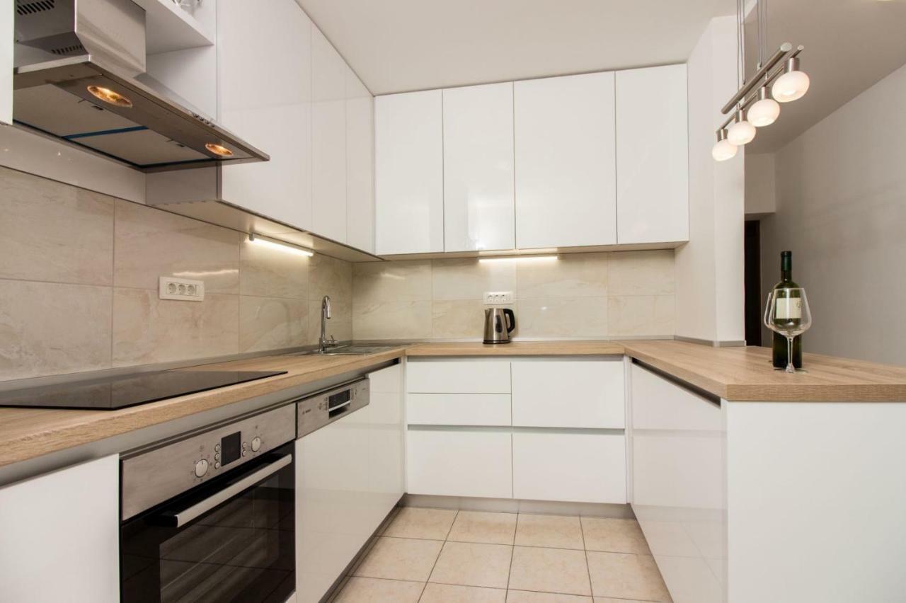 פודסטראנה Apartments Leon מראה חיצוני תמונה